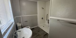 2 Bed House w/ Ramp Access and Fenced in Back Yard + Walk In Shower Gallery 11
