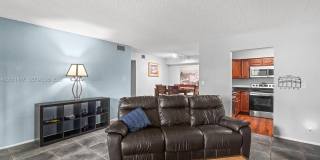 3083 N Oakland Forest Dr Gallery 56