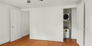 54 Sanford St B (Upper) Gallery 15