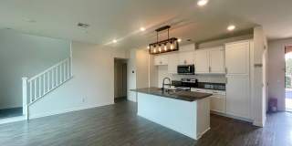 3 Bdrm, 2.5 Ba Townhouse w/2 Car Attached Garage Available For Rent Gallery 10