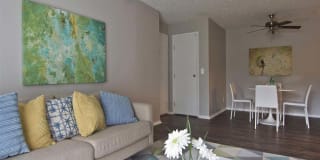 Camelot East Apartments Gallery 10