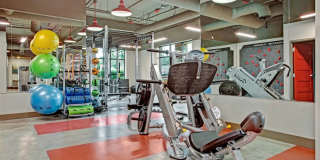 Trax at DuPont Station Apartments Gallery 10