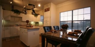 La Valencia Gallery 6