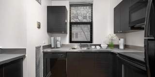 1133 North Dearborn Gallery 33