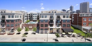 Cosmopolitan on the Canal Gallery 15