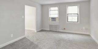 Capitol Square Gallery 6