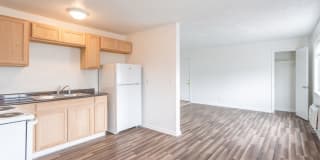 Harbor Square Gallery 3