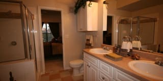 La Valencia Gallery 9