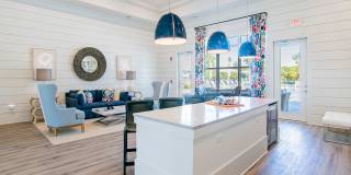 Exchange at Daphne Gallery 8