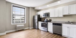 Adelphia House Gallery 15