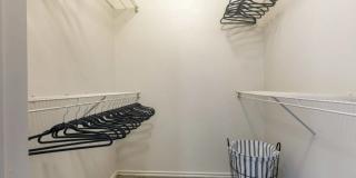 Keystone Falls Apartment Homes Gallery 9