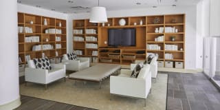 Mansion House Gallery 12