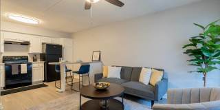 Water's Edge Apartments Gallery 2