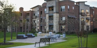 Raleigh House Apartments Gallery 15