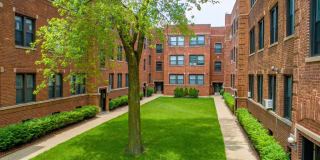 634-42 West Cornelia Gallery 6