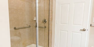 Senior Housing - Emory Senior Living Apartments Gallery 7