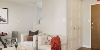 Walnut Square Gallery 6