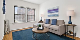 634-42 West Cornelia Gallery 21