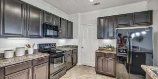 Avenues at Creekside Gallery 46