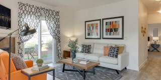 Sunfield Lakes Apartments Gallery 6