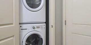 Senior Housing - The Elliott Senior Apartments Gallery 27