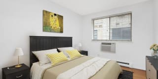537 West Melrose Gallery 17