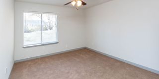 Glen Oaks Gallery 15