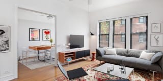 634-42 West Cornelia Gallery 1