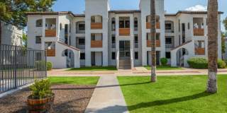 Augustine at Glendale Gallery 15