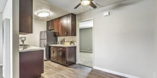 Del Amo Place Apartment Homes Gallery 22