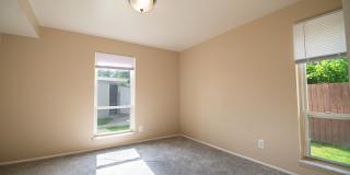 Embassy West Apartments Gallery 4