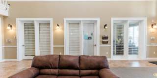 Senior Housing - Emory Senior Living Apartments Gallery 20