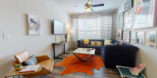 Yugo Greenville Uptown - Student Housing Gallery 80