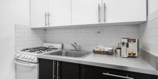 1049 West Oakdale Gallery 22