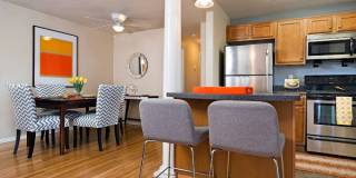 Lakeshore at Hampton Center Gallery 6
