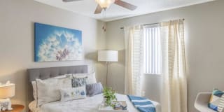 Emerson Square Apartments Gallery 11
