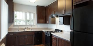 Luxe at Burbank Gallery 4