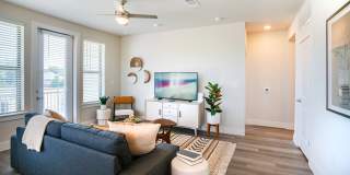 Jolie Pflugerville Gallery 15