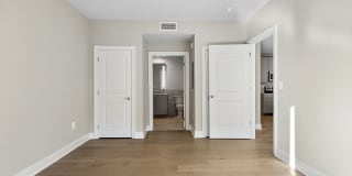 Riverwalk North Gallery 13