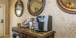 The Avenue Gallery 8