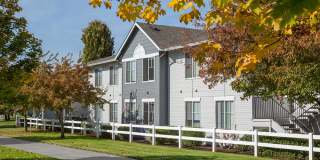 Sunfield Lakes Apartments Gallery 26