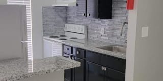 Colonial Woods Apartments Gallery 2