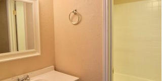 Kelly Apartments Gallery 15