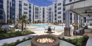 Yugo Greenville Uptown - Student Housing Gallery 38