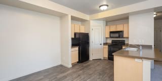 Wilshire Place Apartments Gallery 26