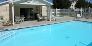 Lakeside Village Gallery 20