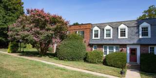 Colonial Village Apartments Gallery 38