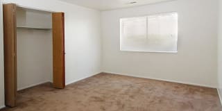 Eastbrook Apartments Gallery 2