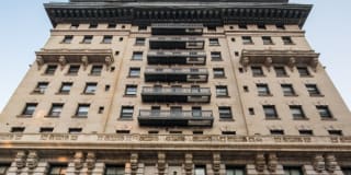 Walnut Square Gallery 14