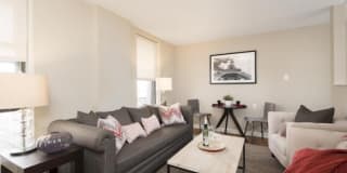 Walnut Square Gallery 5